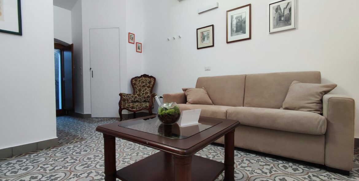 bedroom_sofa_2
