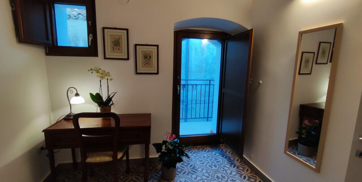 bedroom_2